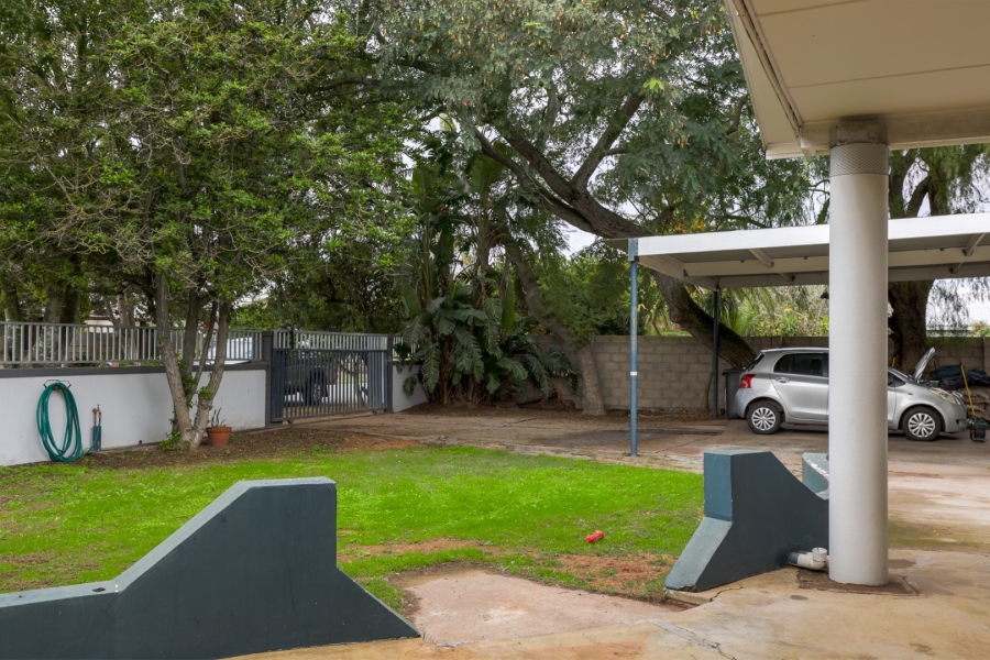 4 Bedroom Property for Sale in Velddrif Western Cape